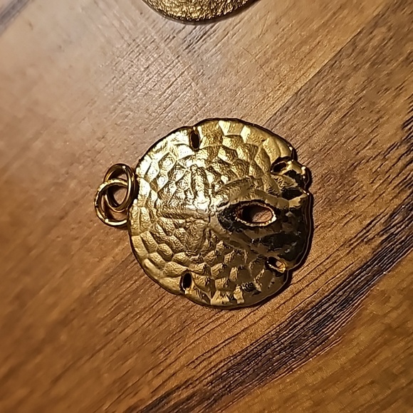 Trio of Goldtone Beach-Themed Pendants - Sand Dollars / Conch Shell - Picture 3 of 5